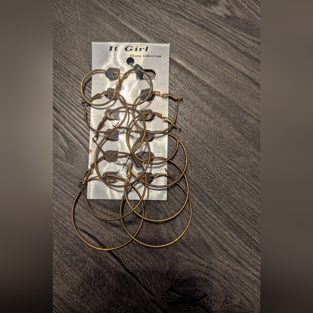 It Girl Charm Collections-Gold Hoop Earrings